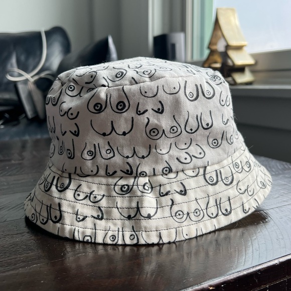 Handmade bucket hat by Cervantes Rave Co. boob design, white and black hat - Picture 3 of 3